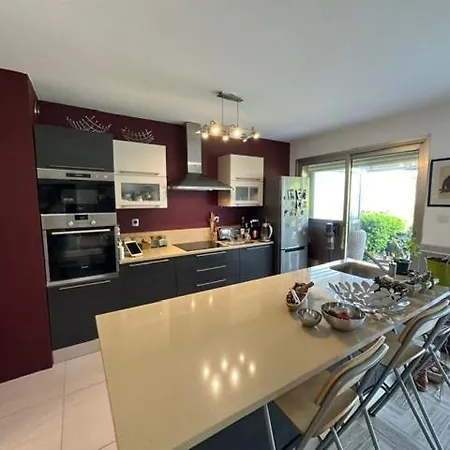 Spacieux Appartement, Jardin, Vue Mer, Calme